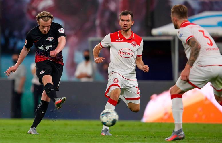 德甲焦点战前瞻：汉堡 VS 海登海姆，谁能率先破局？